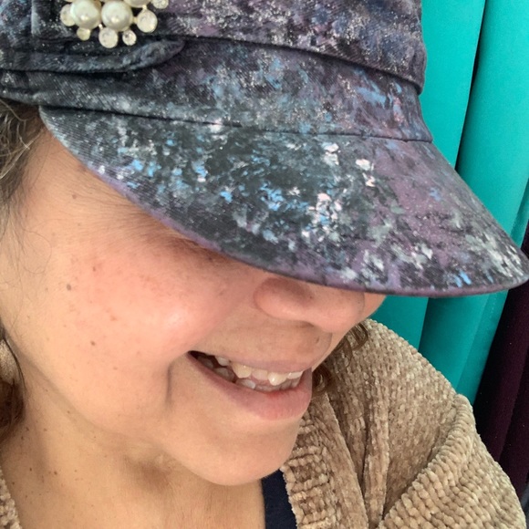 Hat Re-Fashioned Re-purpose 🤚 hand painted - Picture 4 of 5